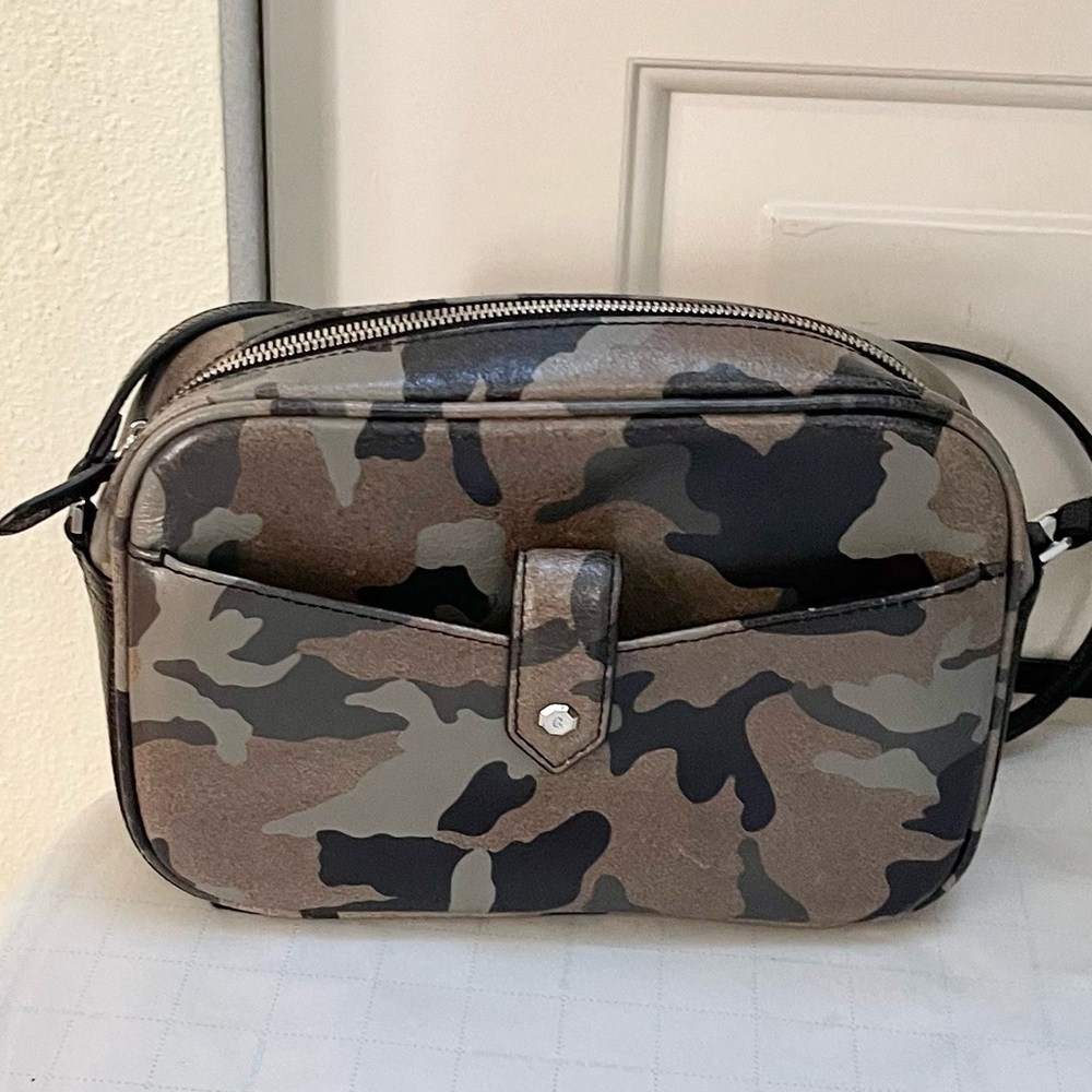 G.I.L.I camo crossbody bag - Picture 2 of 13